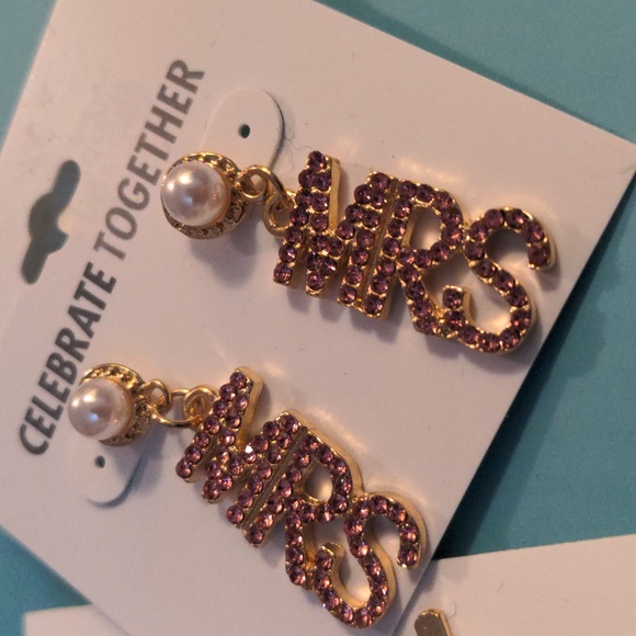 Bride Bundle NWT Hair Pin, Bride Sunglasses, Mrs. and Bride Earrings - Picture 3 of 7